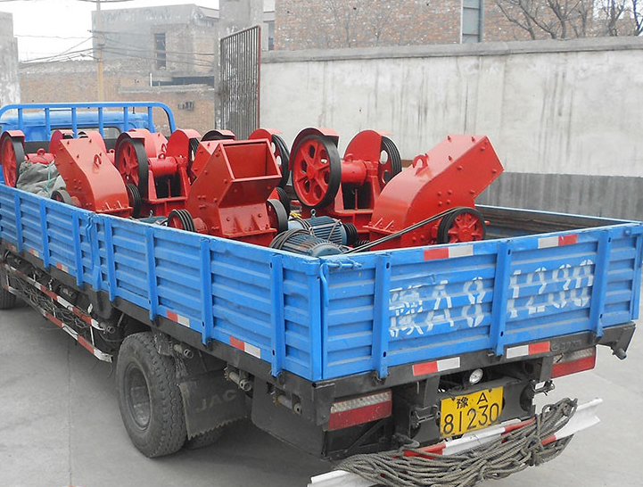 錘式破碎機(jī)圖片